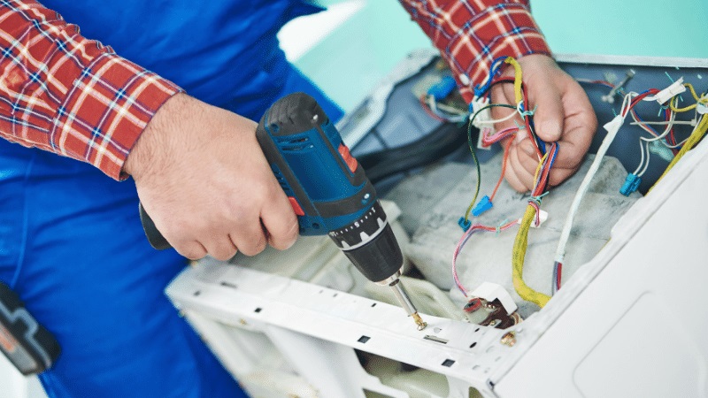 Küçükçekmece Tcl Tcl çamaşır makinesi kart tamiri – Su almama arızası orijinal parça ile giderildi. - Teknik servis örneği
